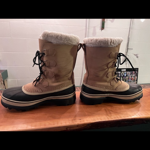 Used Sorel Womens Caribou Boot Buff - Picture 2 of 5